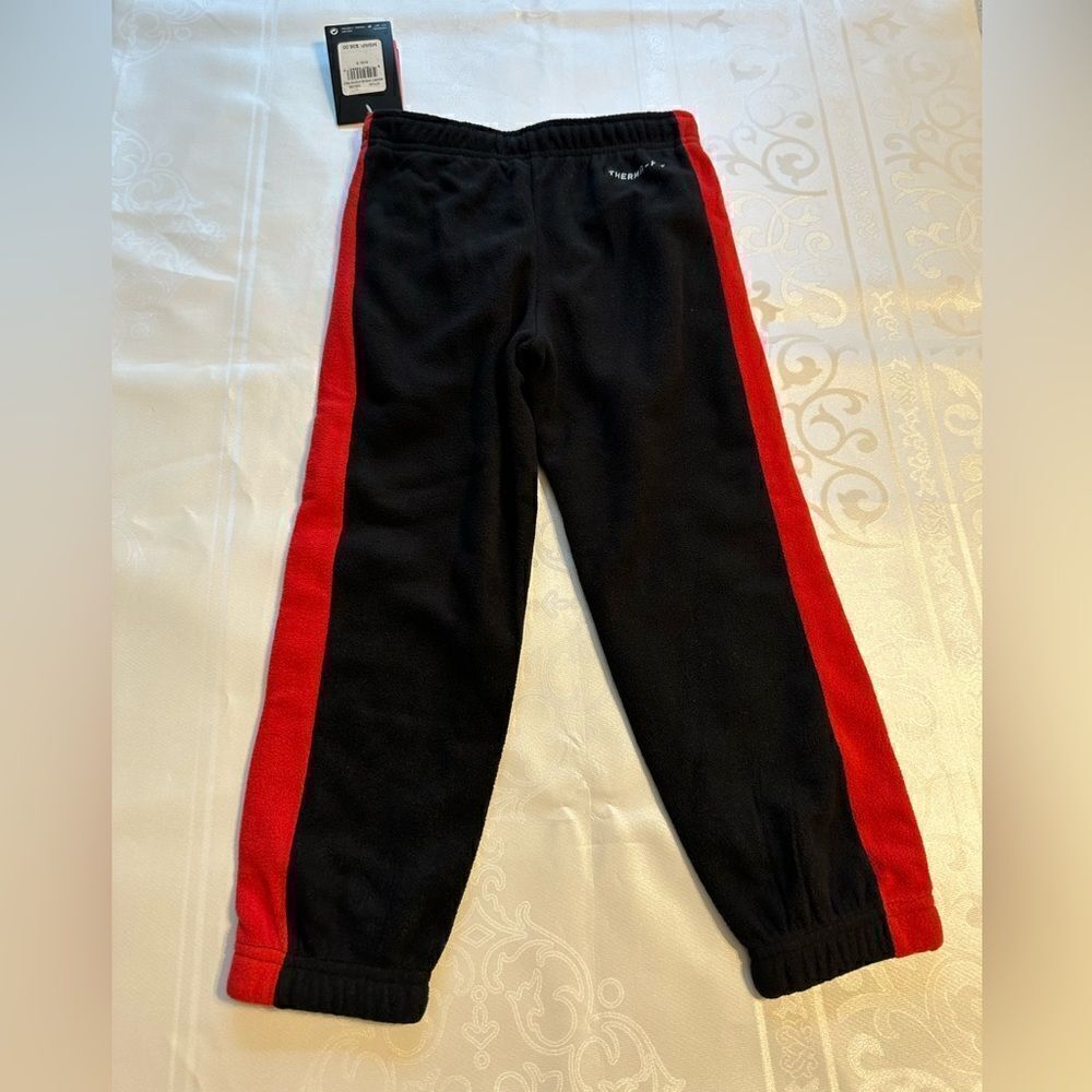 Nike boy’s therma-fit pants size 5 in black, NWT - Picture 1 of 5